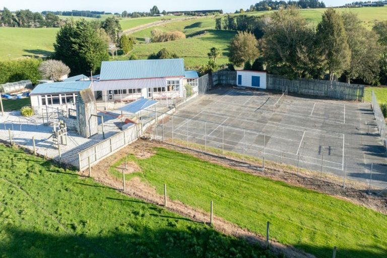 Photo of property in 22 Glenham School Road, Glenham, Wyndham, 9891