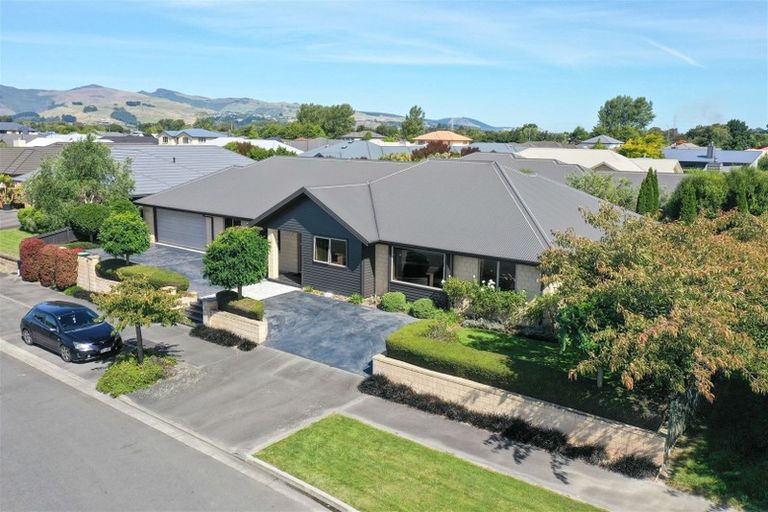 Photo of property in 12 Marguerite Place, Aidanfield, Christchurch, 8025
