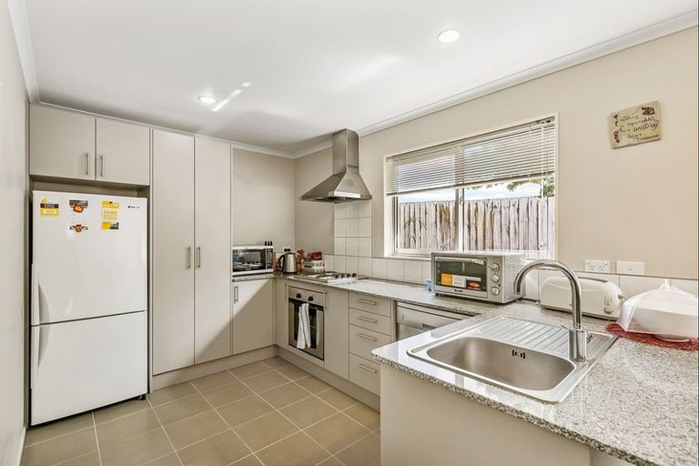 Photo of property in 55a Matipo Road, Te Atatu Peninsula, Auckland, 0610