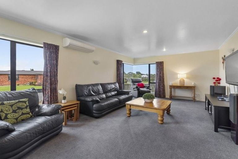 Photo of property in 24 Millhaven Place, Otaki, 5512