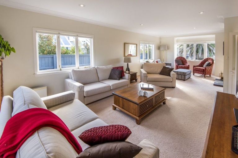 Photo of property in 1/11a Hauraki Road, Hauraki, Auckland, 0622