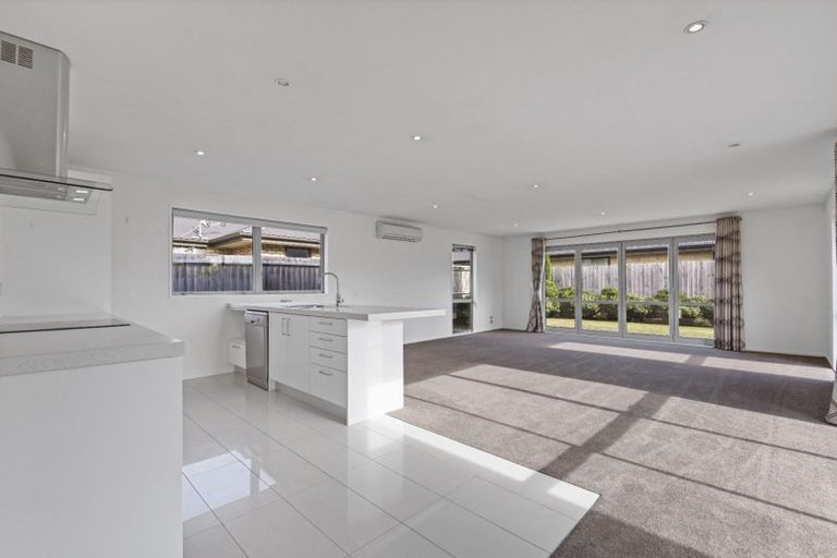 Photo of property in 5 Koura Drive, Rangiora, 7400