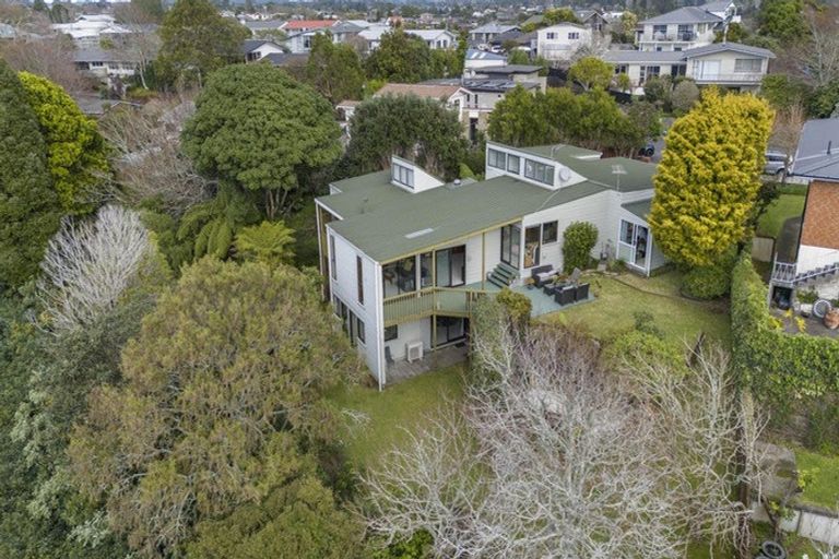 Photo of property in 23 Montana Place, Merrilands, New Plymouth, 4312