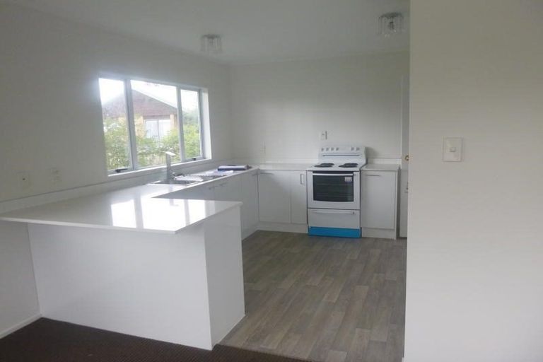 Photo of property in 2/30 Forest Hill Road, Henderson, Auckland, 0612