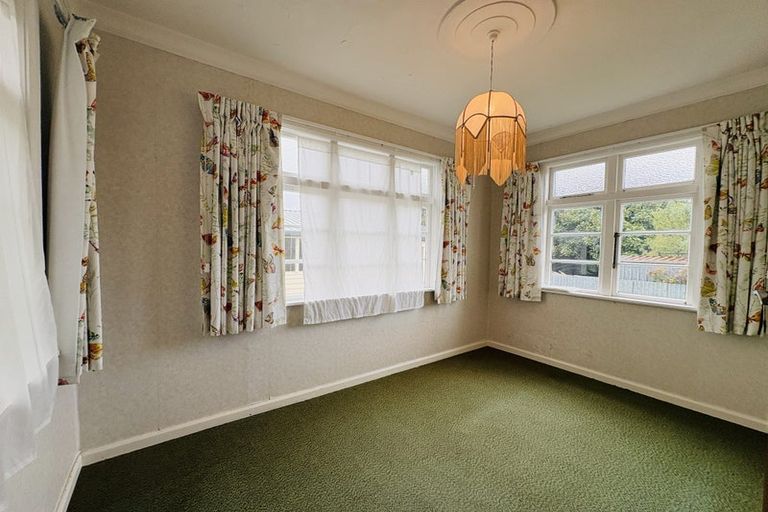 Photo of property in 29-31 Rangitira Avenue, Palmerston North, 4414