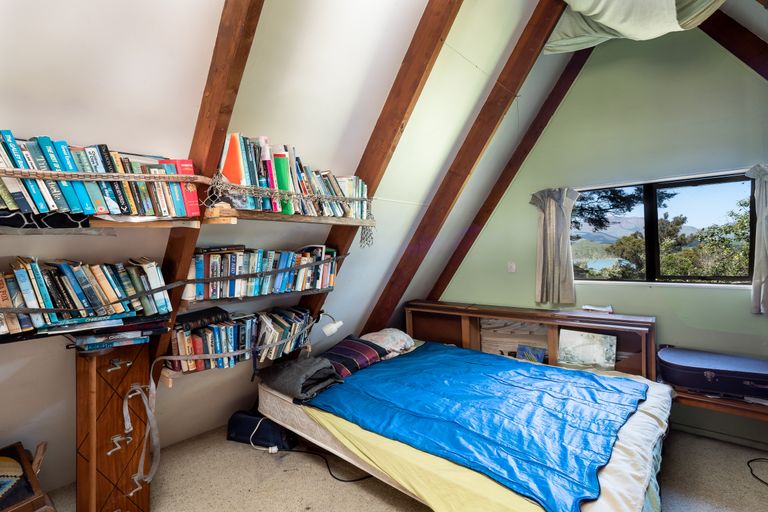 Photo of property in 1101 Dyers Pass Road, Governors Bay, Lyttelton, 8971