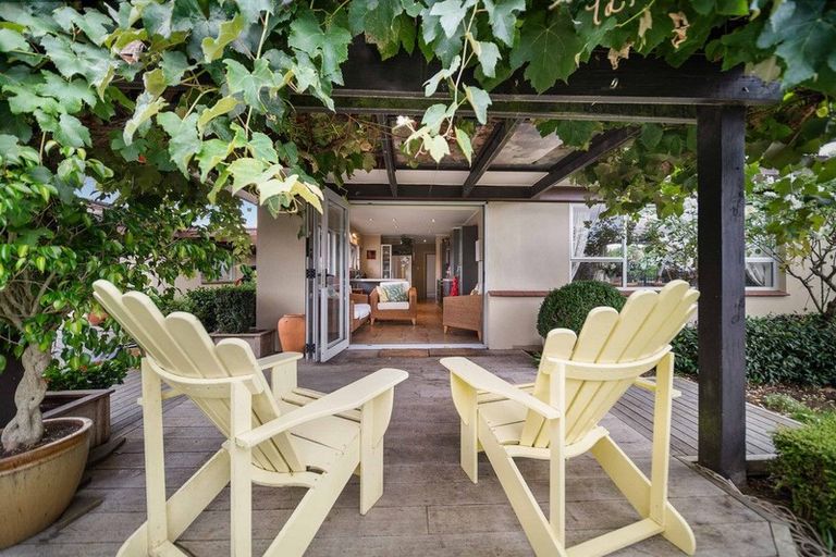 Photo of property in 2 Gatland Road, Opaheke, Papakura, 2113