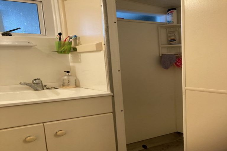 Photo of property in 48 Fourth Avenue, Urenui, 4377