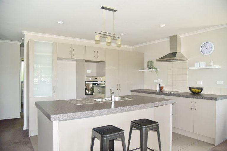 Photo of property in 112 Saint James Drive, Huntington, Hamilton, 3210