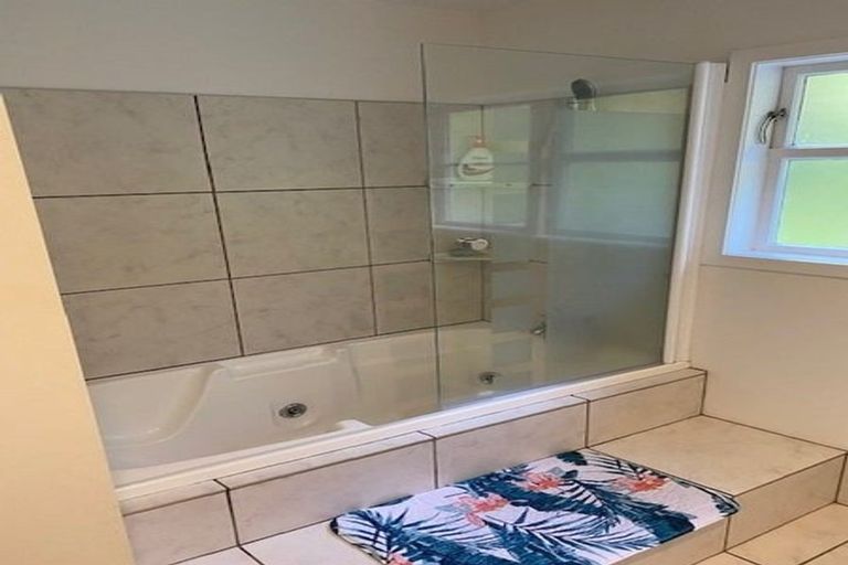 Photo of property in 27 Olivia Crescent, Tawa, Wellington, 5028