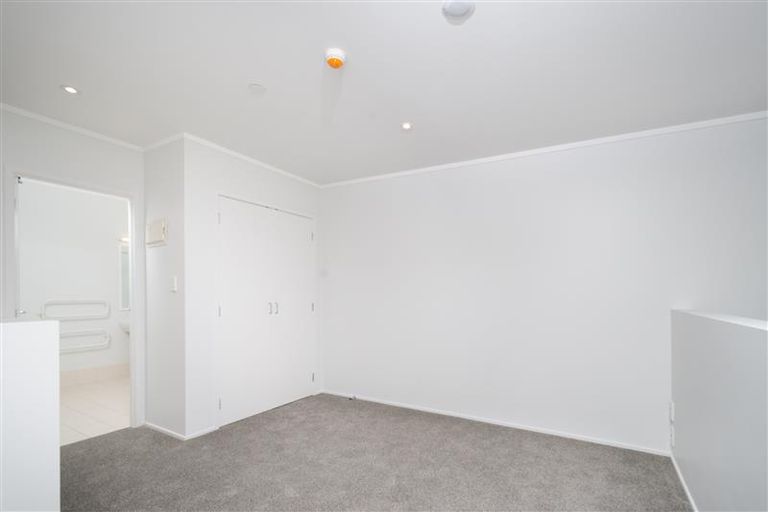 Photo of property in 15b/30 Westward Ho, Glen Eden, Auckland, 0602