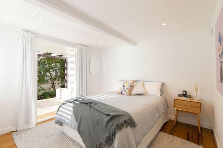 Photo of property in 68 St Michaels Avenue, Point Chevalier, Auckland, 1022