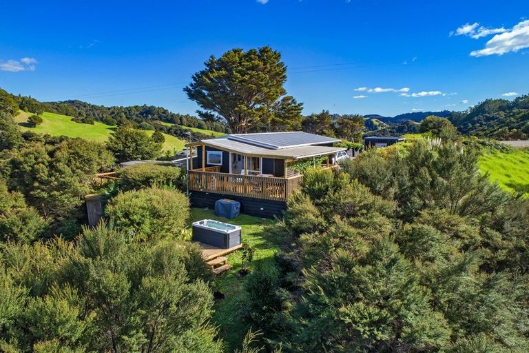 Photo of property in 633 Ormiston Road, Waipu, 0582