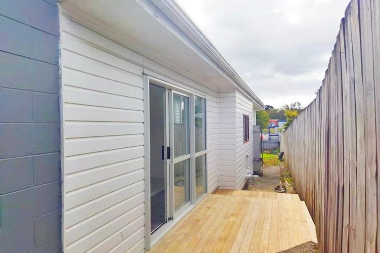 Photo of property in 134 Colwill Road, Massey, Auckland, 0614