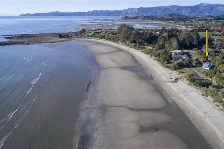 Photo of property in 221 Patons Rock Road, Patons Rock, Takaka, 7182