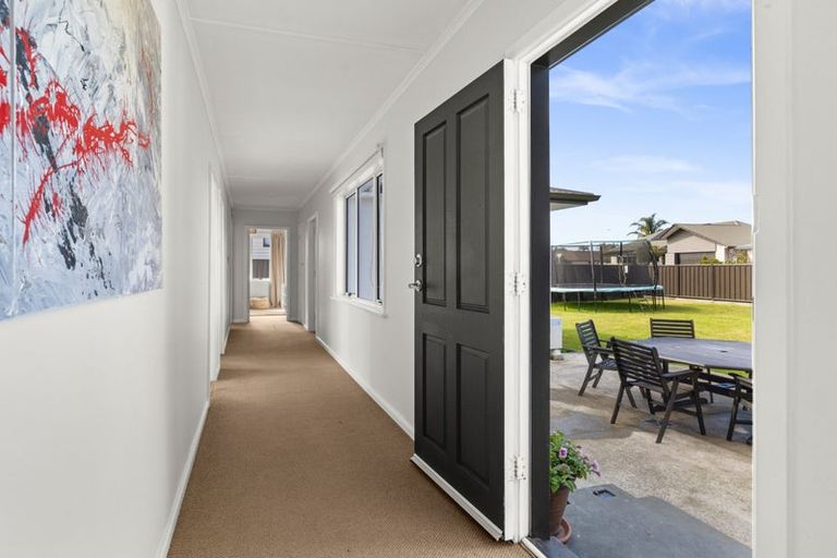 Photo of property in 33 Romanes Drive, Havelock North, 4130