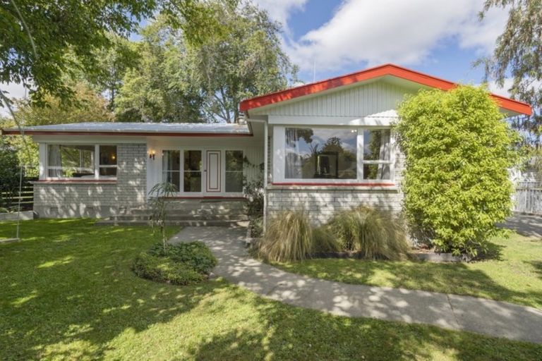 Photo of property in 16 Juliana Place, Awapuni, Palmerston North, 4412