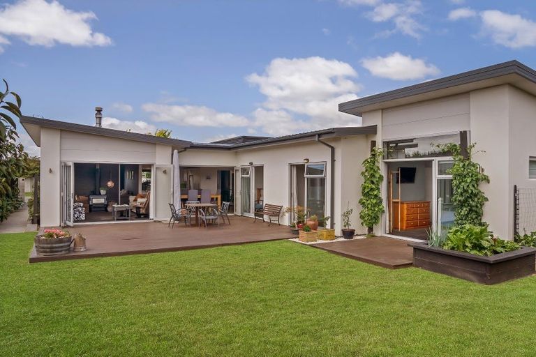 Photo of property in 9 Crown Close, Prebbleton, 7604