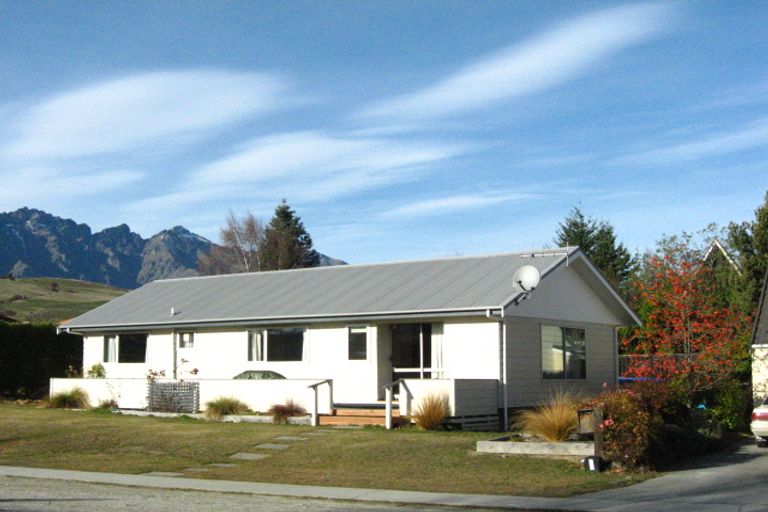Photo of property in 49 Oregon Drive, Kelvin Heights, Queenstown, 9300