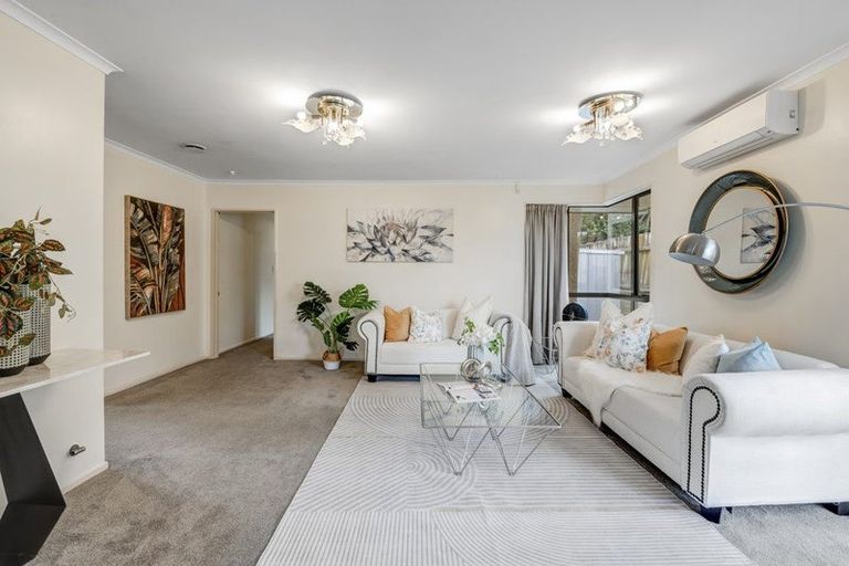 Photo of property in 26 Black Teal Close, Unsworth Heights, Auckland, 0632