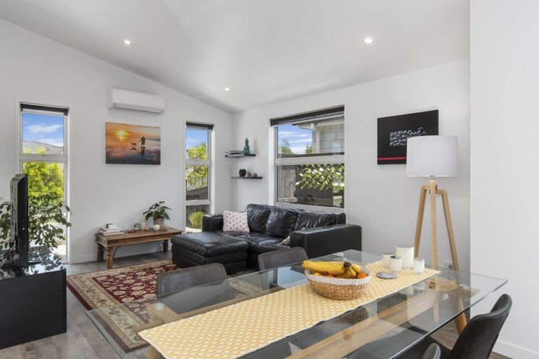 Photo of property in 28 Marion Crescent, Papamoa Beach, Papamoa, 3118