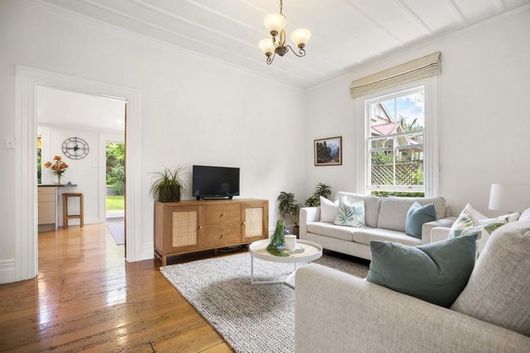 Photo of property in 37 Church Street, Devonport, Auckland, 0624