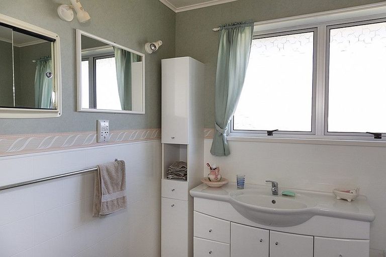 Photo of property in 11 Parklane Place, Weston, Oamaru, 9401