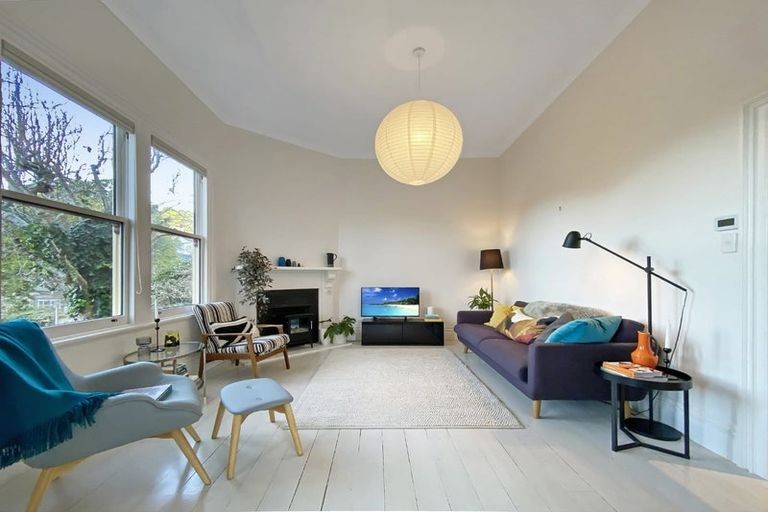 Photo of property in 16 Saint Mary Street, Thorndon, Wellington, 6011