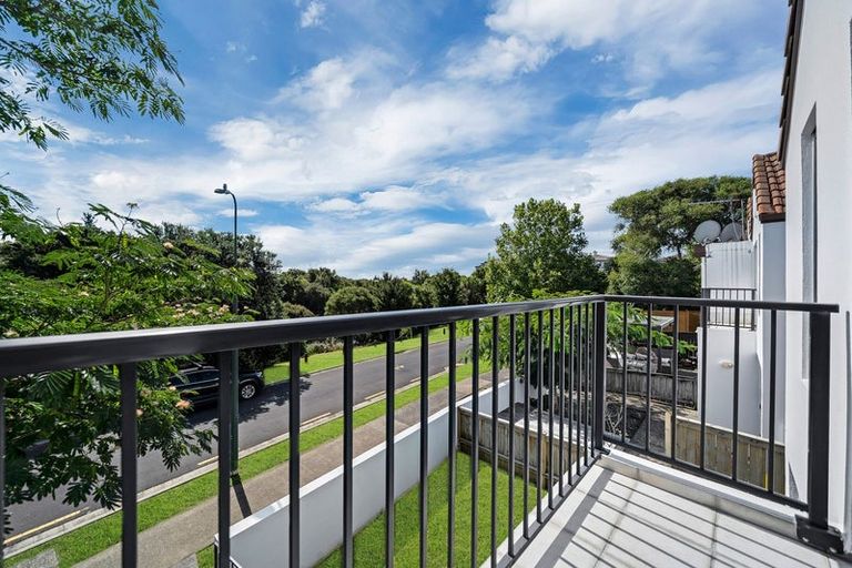 Photo of property in 2/27 Kellaway Drive, East Tamaki, Auckland, 2013