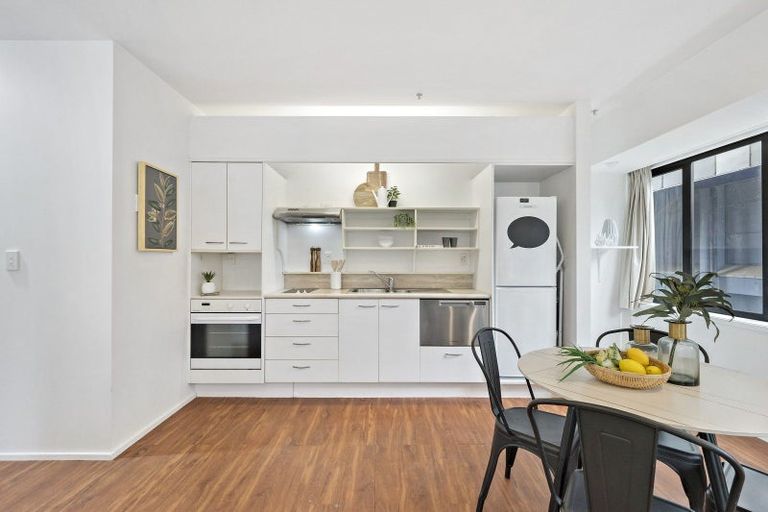 Photo of property in St Peters Apartments, 2a/192 Willis Street, Te Aro, Wellington, 6011