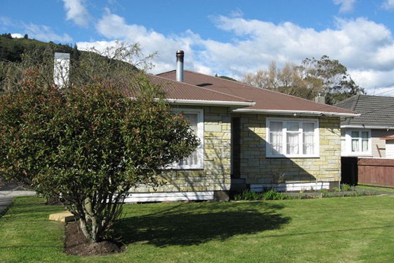 Photo of property in 124 Moohan Street, Wainuiomata, Lower Hutt, 5014