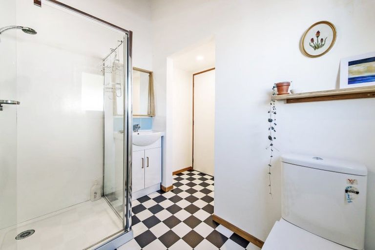 Photo of property in 16 Ensors Place, Waikuku Beach, 7402