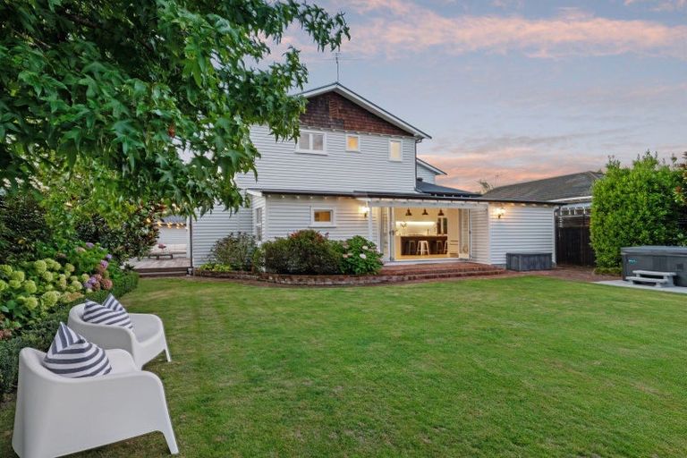 Photo of property in 112 Knowles Street, St Albans, Christchurch, 8052