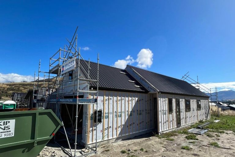 Photo of property in 18 Plough Street, Jacks Point, 9371