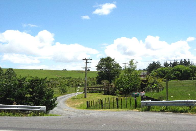 Photo of property in 24 Young Crescent, Drury, 2113