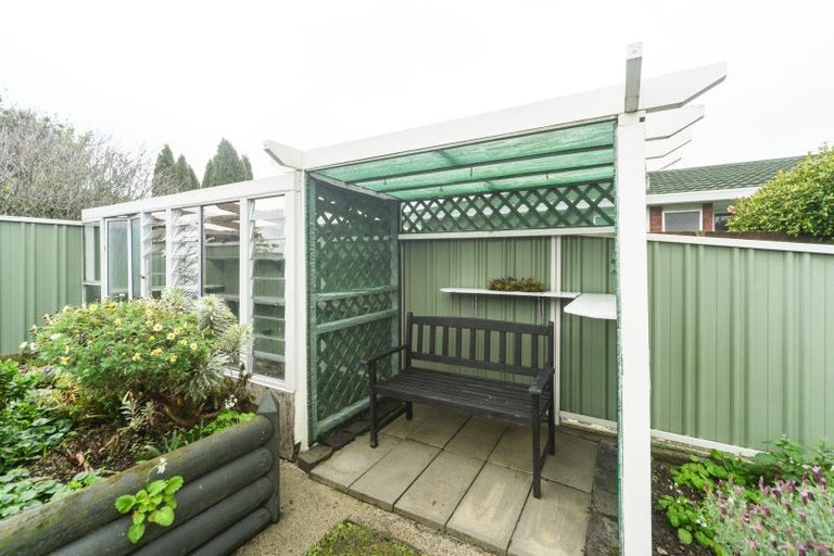 Photo of property in 28 Cedar Crescent, Feilding, 4702