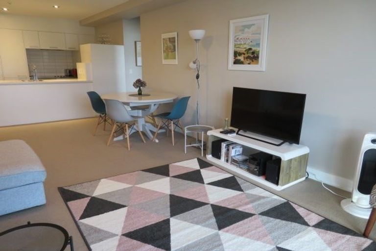 Photo of property in The Capital, 3/370 Oriental Parade, Oriental Bay, Wellington, 6011