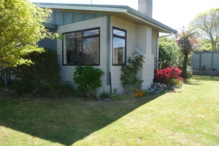 Photo of property in 2/5 Dorothy Drive, Acacia Bay, Taupo, 3330