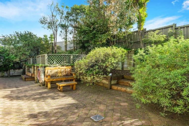 Photo of property in 99 Lake Crescent, Hamilton Lake, Hamilton, 3204