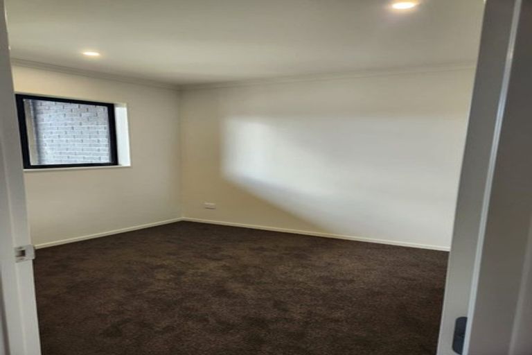 Photo of property in 2/16 Russell Road, Manurewa, Auckland, 2102