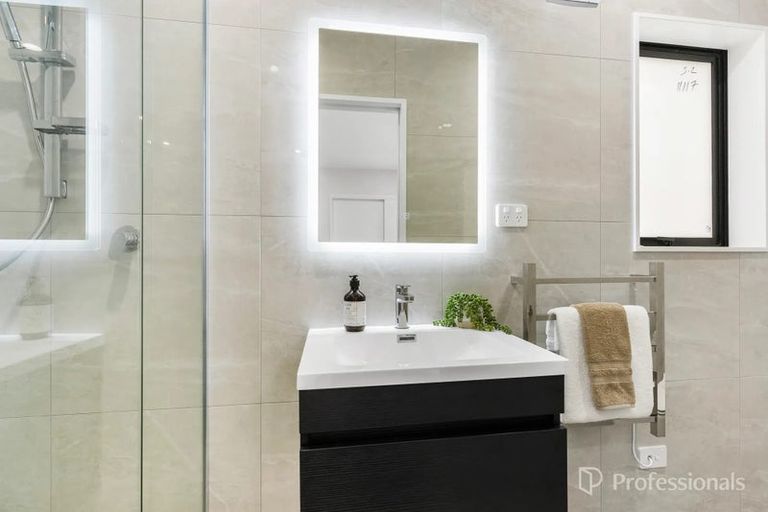Photo of property in 30a Ferguson Street, Manurewa East, Auckland, 2102