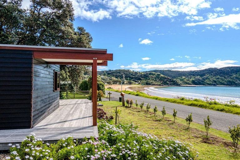 Photo of property in 135 Long Beach Road, Russell, 0202