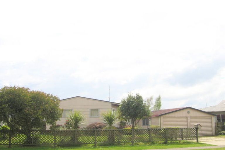 Photo of property in 11 Sequoia Crescent, Owhata, Rotorua, 3010