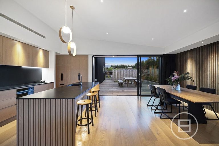 Photo of property in 16 Robrosa Street, Wanaka, 9305