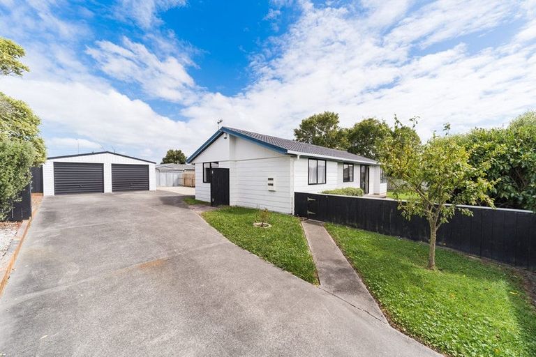 Photo of property in 30 Peppertree Glade, Kelvin Grove, Palmerston North, 4414