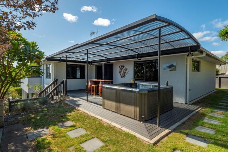 Photo of property in 26 Waipuna Grove, Welcome Bay, Tauranga, 3112