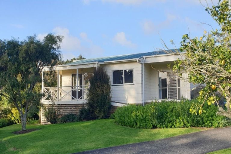 Photo of property in 376 Mangakura Road, Helensville, 0875