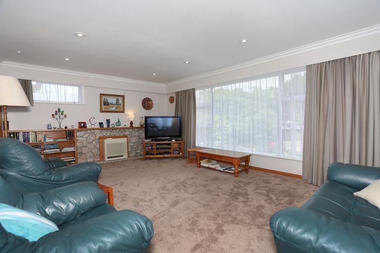Photo of property in 17 Henare Street, West End, Palmerston North, 4412
