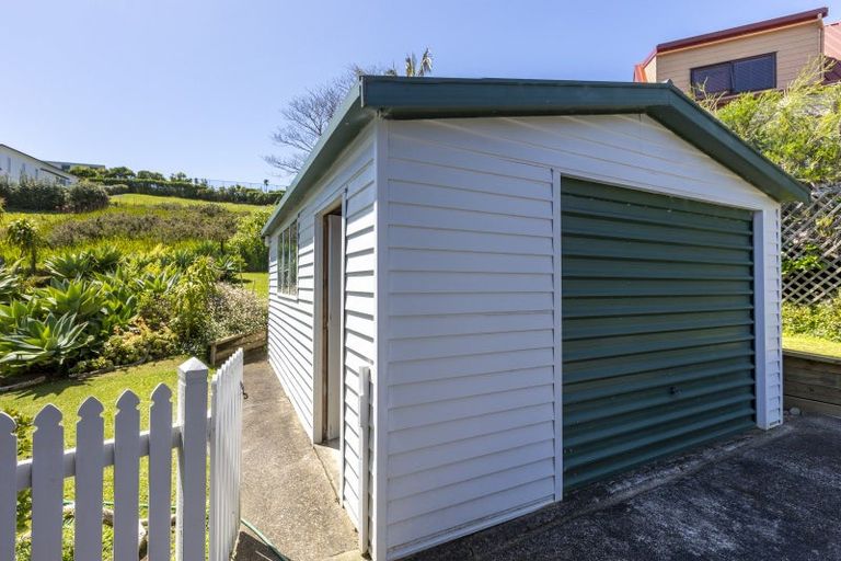 Photo of property in 42 Stratford Drive, Cable Bay, 0420