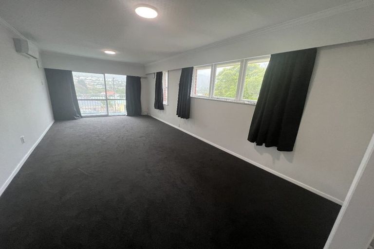 Photo of property in 61 Taylor Terrace, Tawa, Wellington, 5028